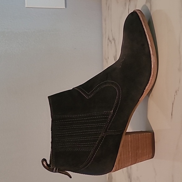 Dolce Vita Jones Dark Gray Suede Leather Chelsea Western Ankle Booties Wmn 9.5 - Picture 5 of 16